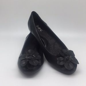 BOC Born of Concept Emilia flat. Size 8M slightly used